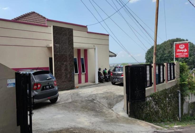 فندق Oyo 90440 Zleepy Whiteland