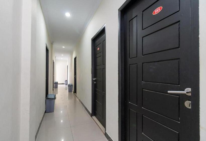 هتل Reddoorz Near Rsia Andini Pekanbaru