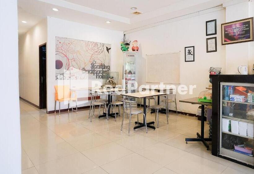 Reddoorz At Sparkling Hotel Surabaya