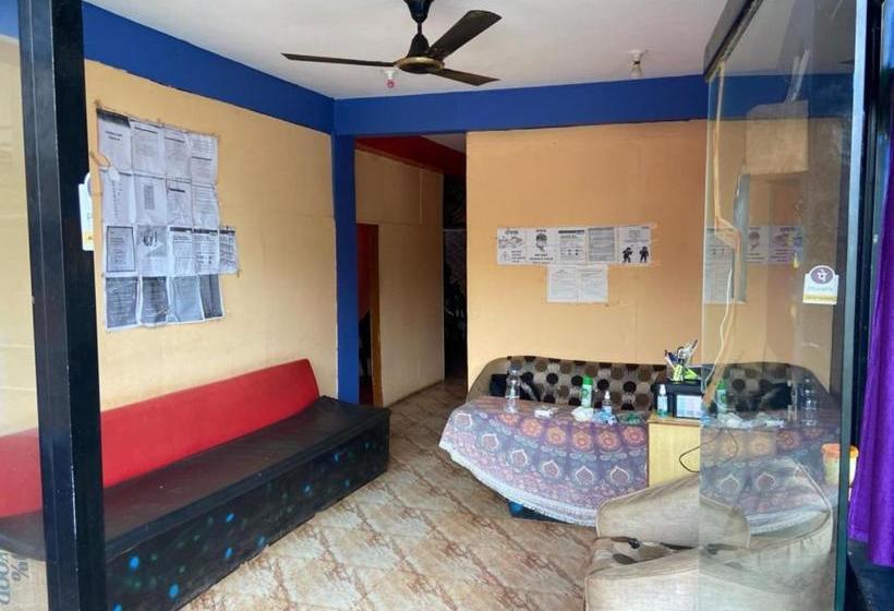 호텔 Spot On 80597 Red Rock Guest House