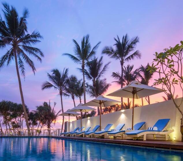 Отель The Lucky Elephant