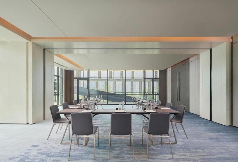 هتل The Meixi Lake, Changsha Marriott Executive Apartments