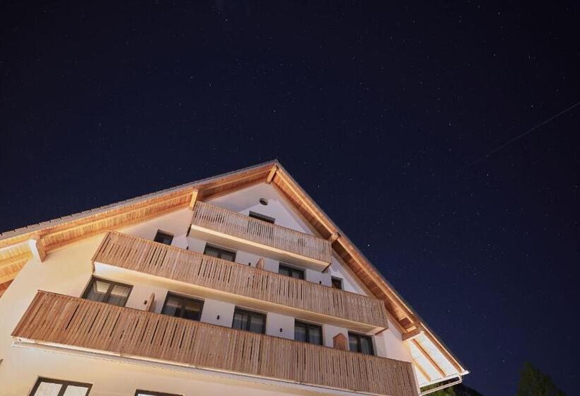 هتل Triangel Boutique