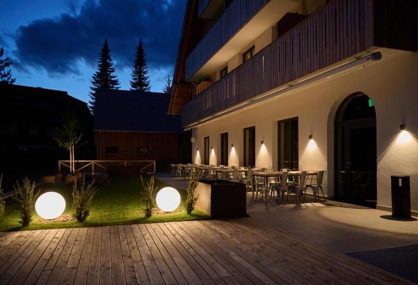 هتل Triangel Boutique