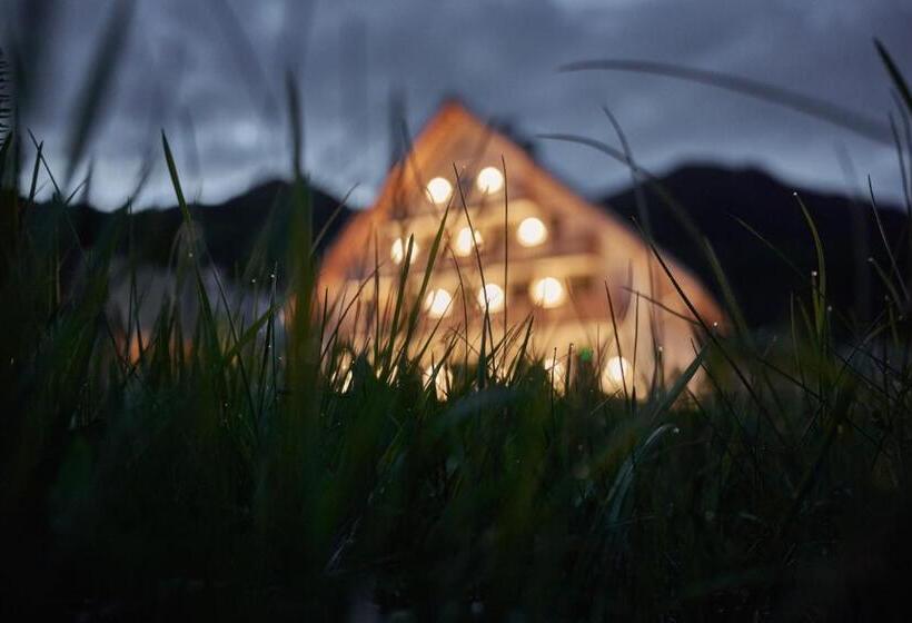 هتل Triangel Boutique