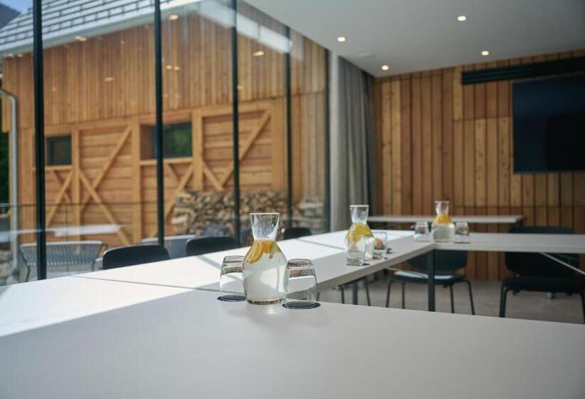 هتل Triangel Boutique