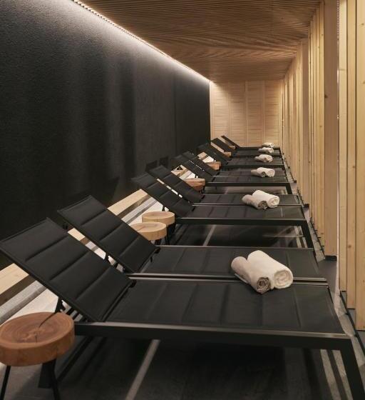 هتل Triangel Boutique