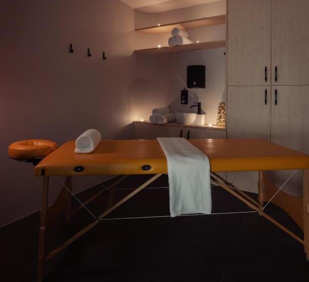 هتل Triangel Boutique