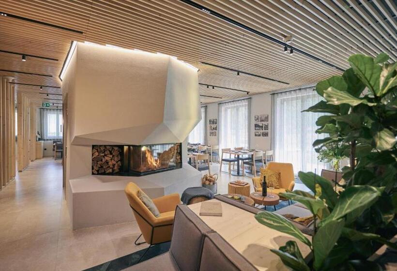 هتل Triangel Boutique