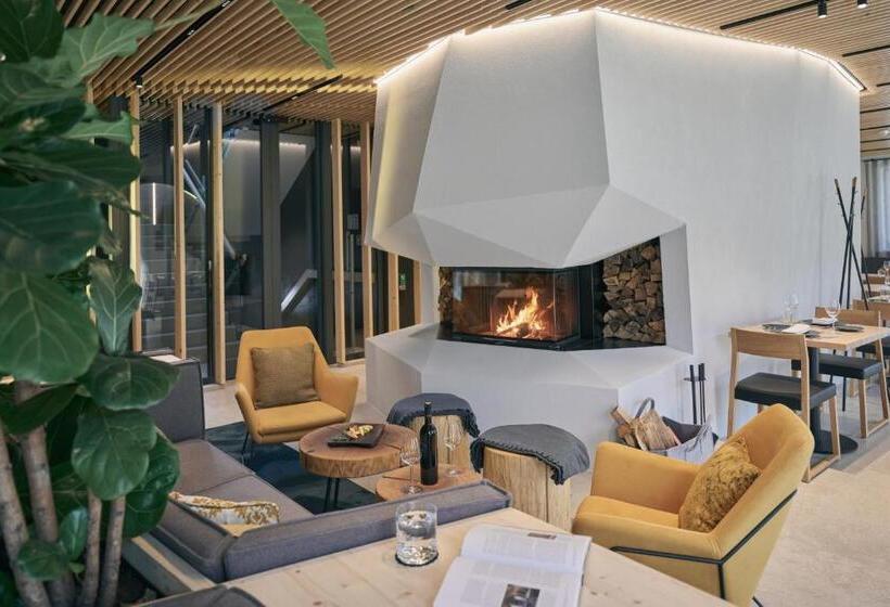 هتل Triangel Boutique