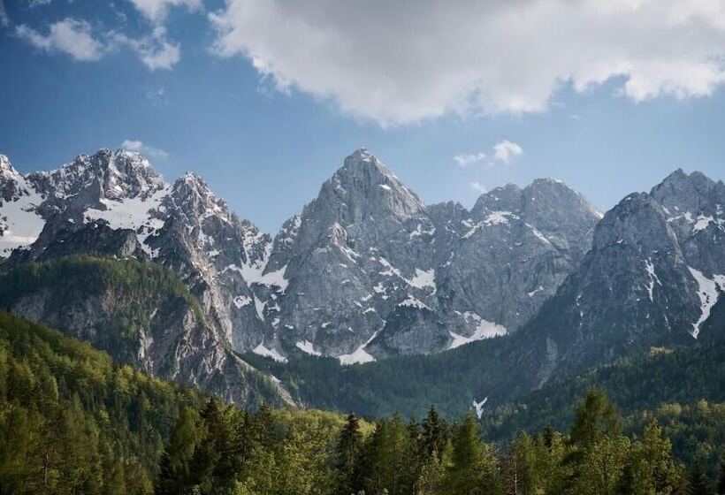 هتل Triangel Boutique