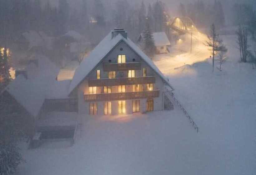 هتل Triangel Boutique