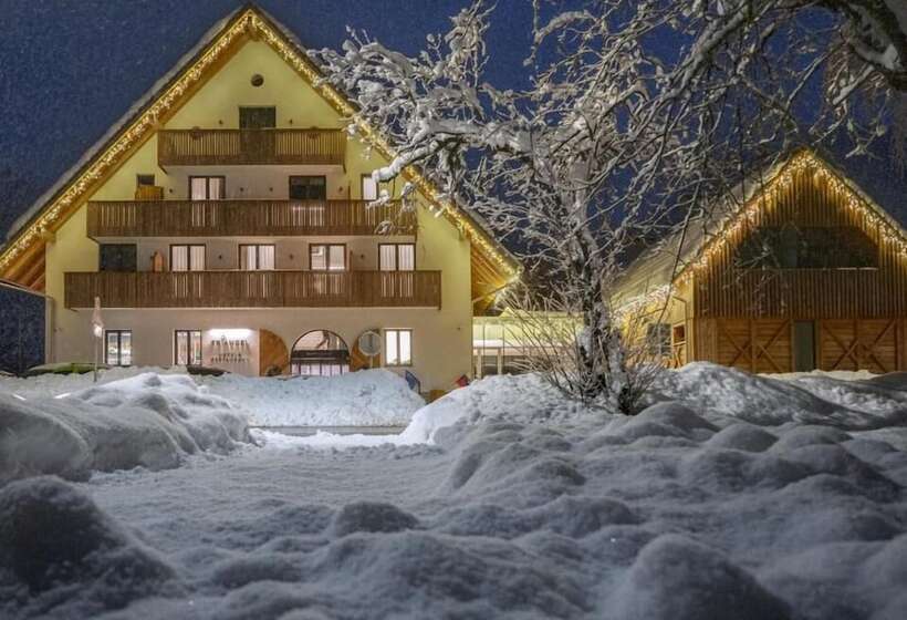 هتل Triangel Boutique