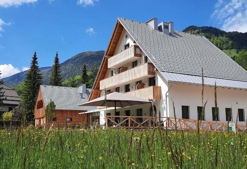 هتل Triangel Boutique