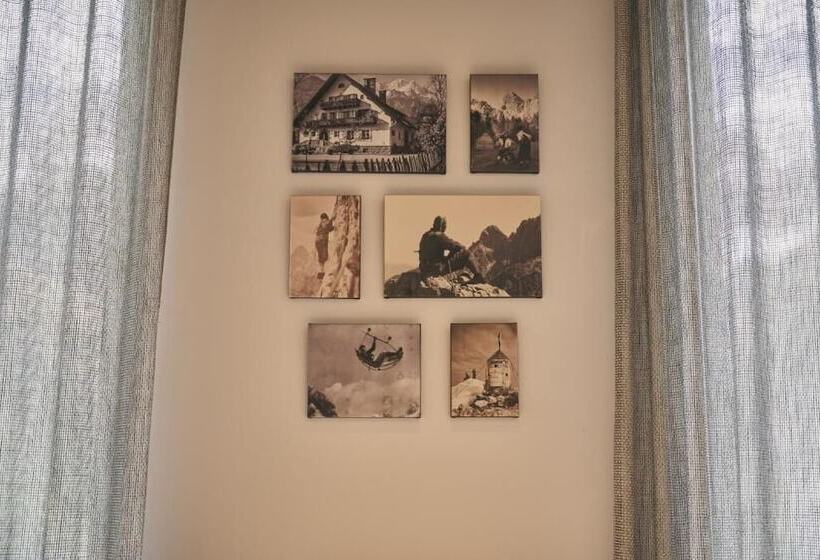 هتل Triangel Boutique