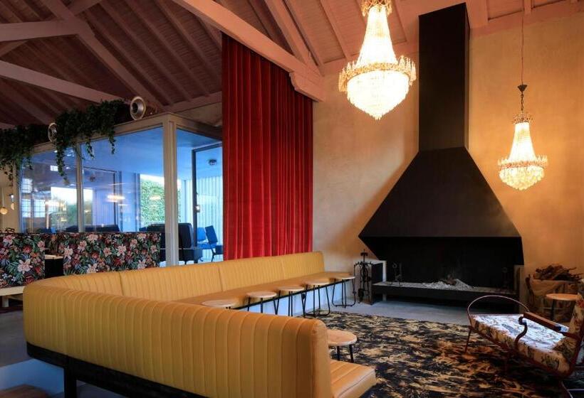 هتل Zero Box Lodge Coimbra