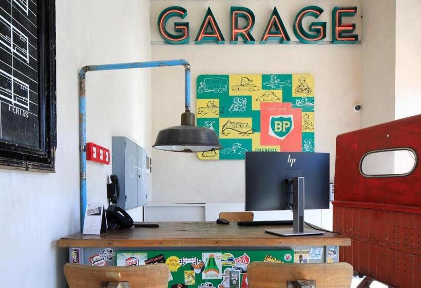 هتل Zero Box Lodge Coimbra