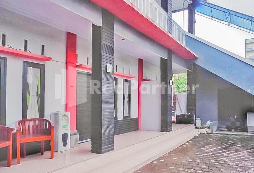 Indah Savana Hotel Mitra Reddoorz