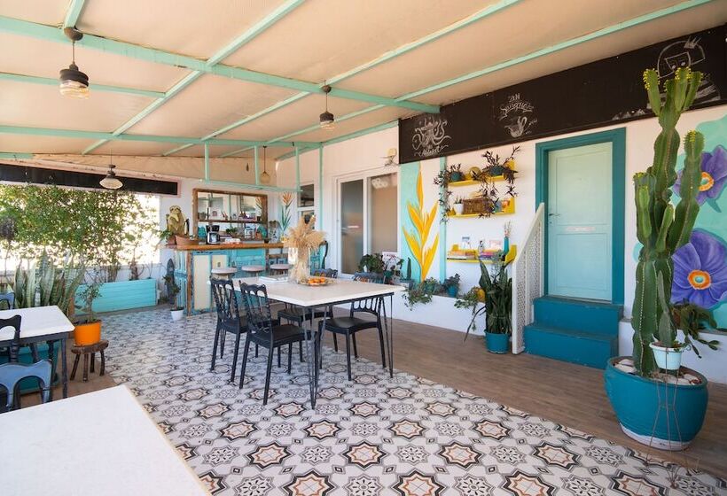 Kuytu Bed & Breakfast