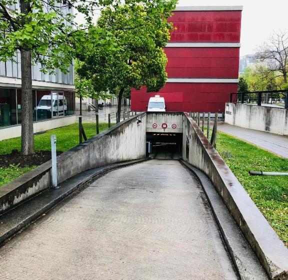 Guesthouse University By Lr Self Check In