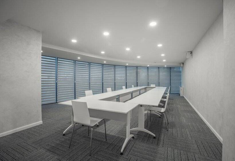 Meta Business Hotel By King David