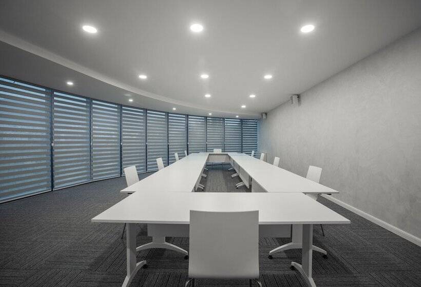 Meta Business Hotel By King David