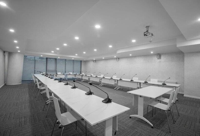 Meta Business Hotel By King David