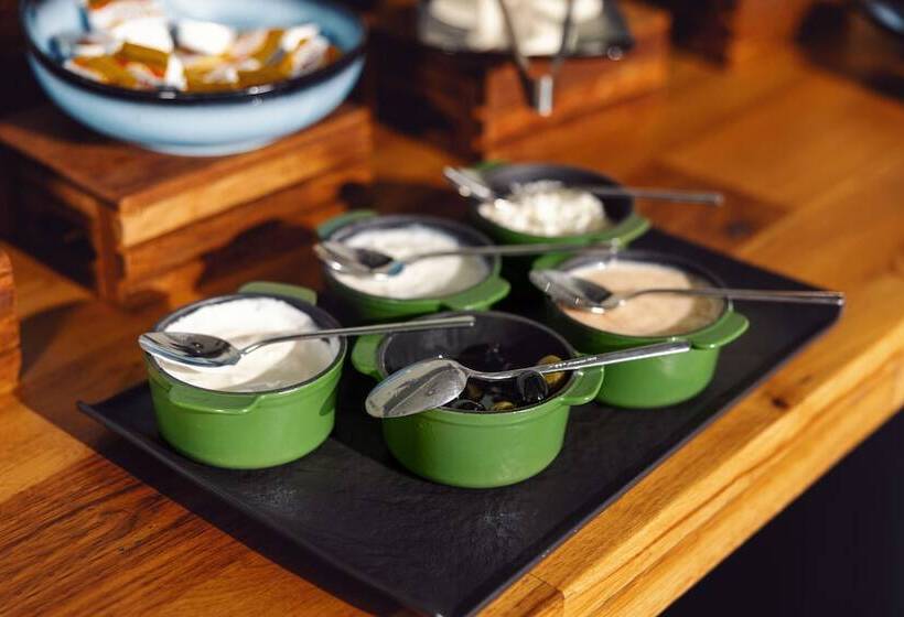 Meta Business Hotel By King David