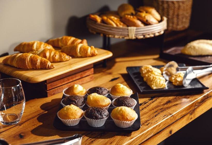 Meta Business Hotel By King David