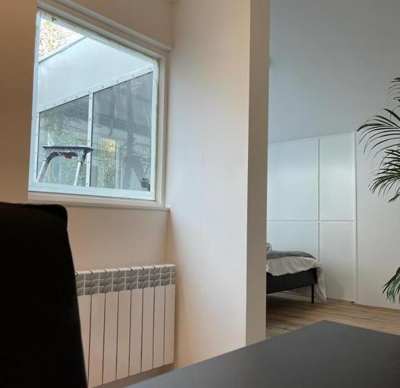 بنسيون New Delft Garden View Prins Room Delta