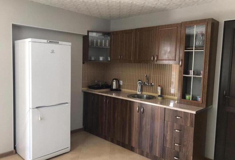 پانسیون Guest House Eden