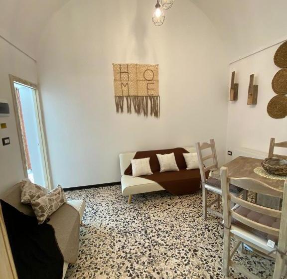 פנסיון Gallipoli La Corte Del Poeta