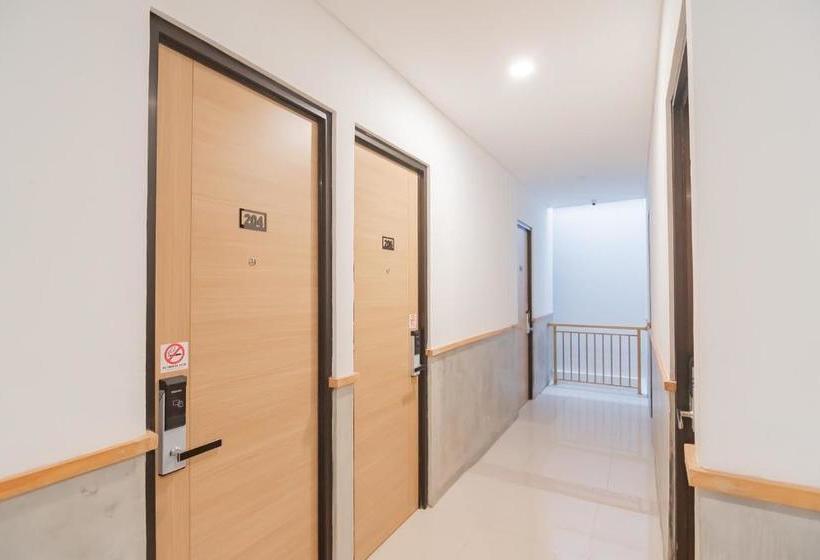 Sans Hotel Andalucia Pasteur Bandung