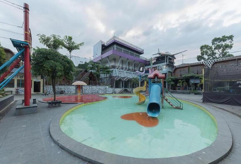 Urbanview Hotel Cianjur City Park By Reddoorz