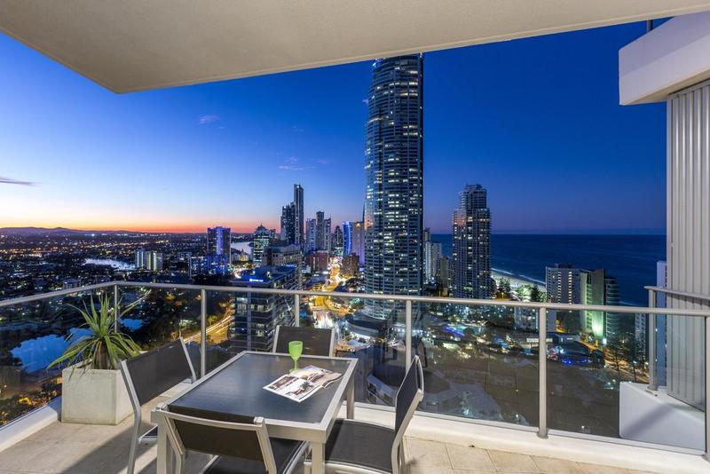 منتجع Artique Surfers Paradise   Official