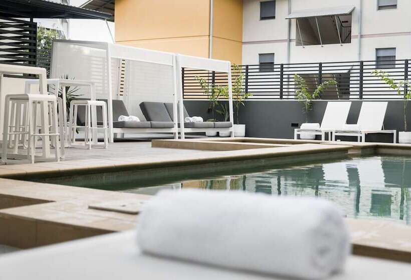 Grand Hotel And Apartments Townsville