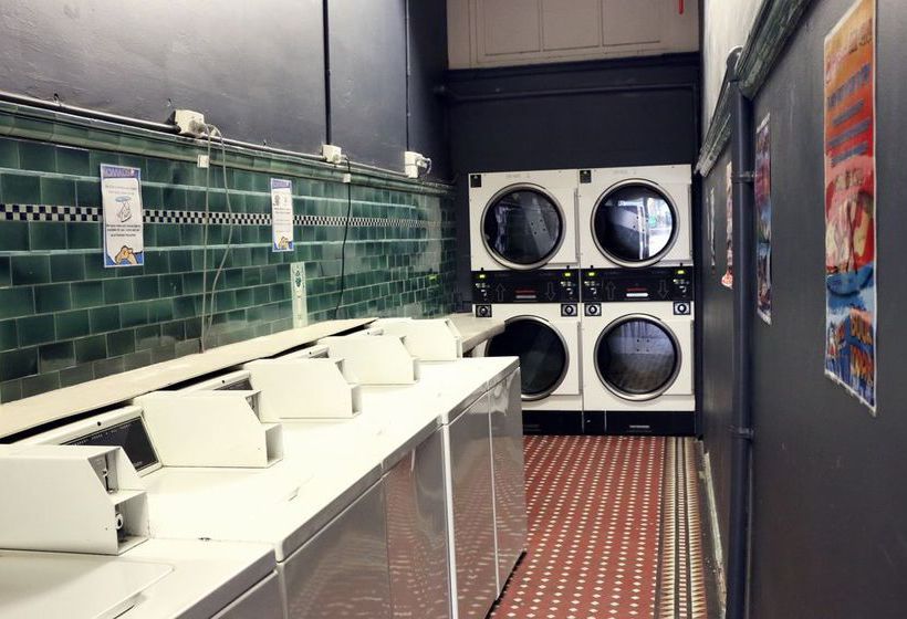 ホテル All Nations Backpackers  Melbourne