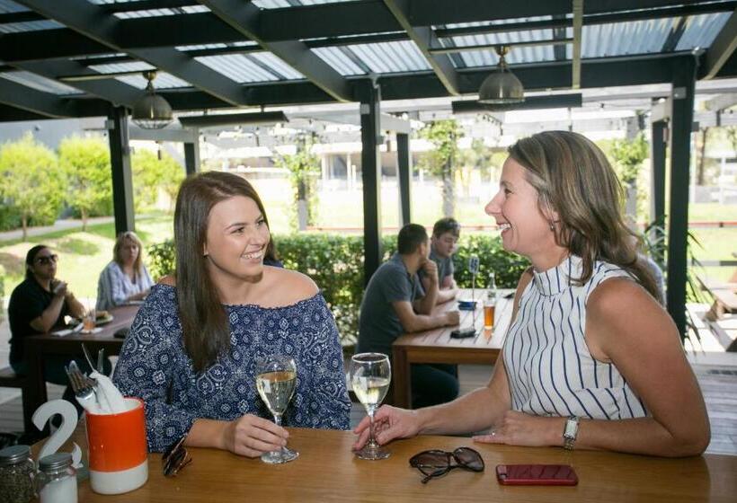 Alpha Hotel Eastern Creek