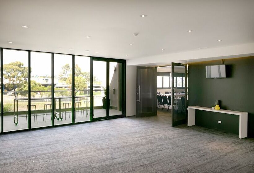 Alpha Hotel Eastern Creek