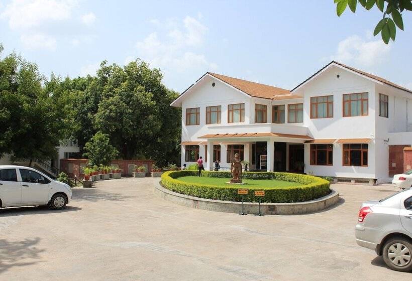 هتل Amantra Shilpi Resort & Spa Udaipur