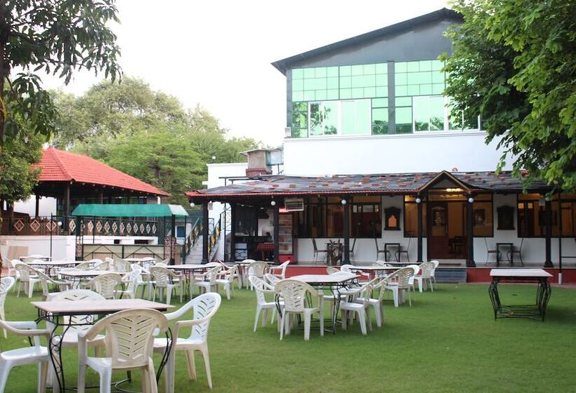 هتل Amantra Shilpi Resort & Spa Udaipur