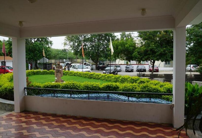 هتل Amantra Shilpi Resort & Spa Udaipur