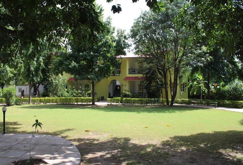 هتل Amantra Shilpi Resort & Spa Udaipur