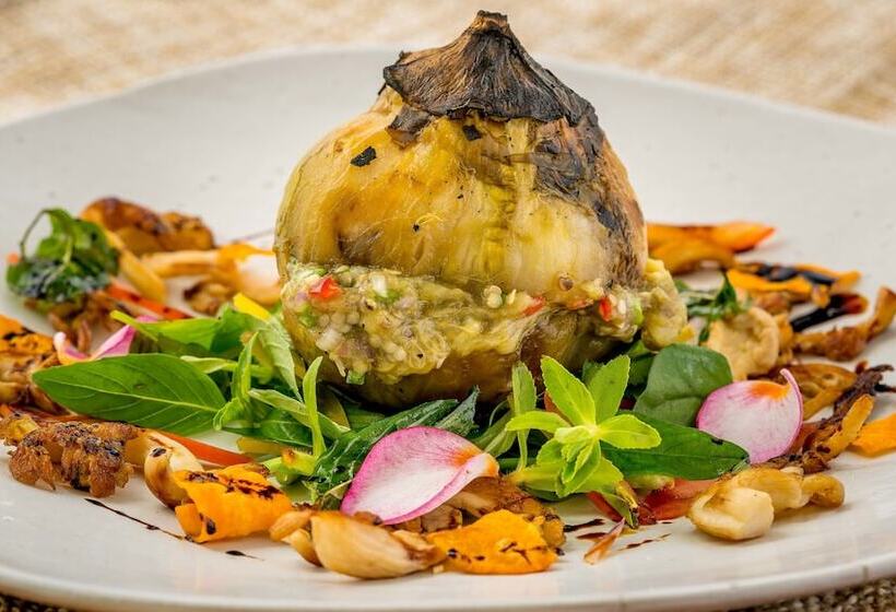 Отель Anantara Angkor Resort