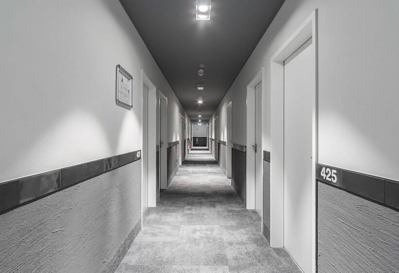 Отель a&o Koln Neumarkt