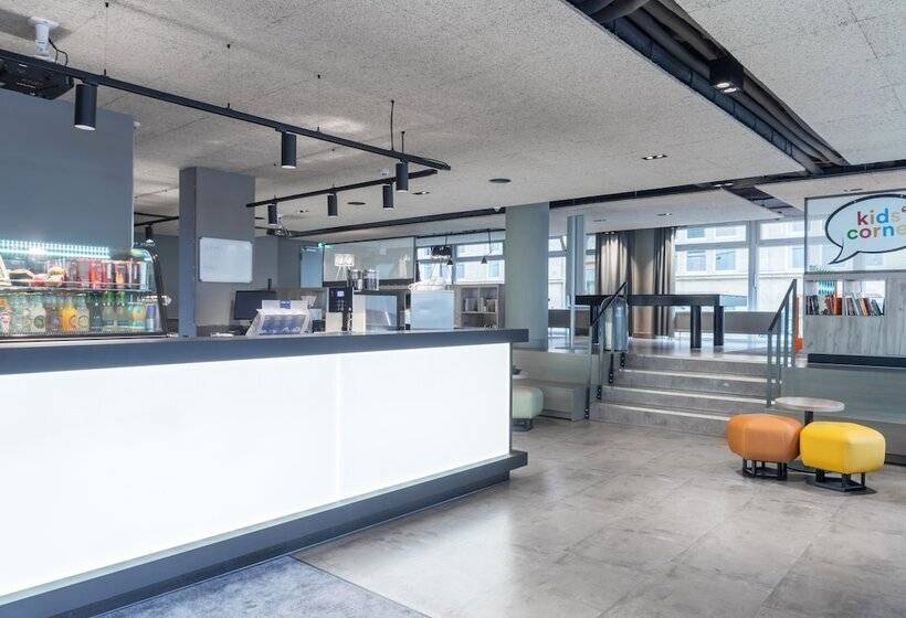 Отель a&o Koln Neumarkt