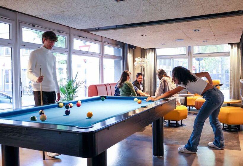 Отель a&o Koln Neumarkt