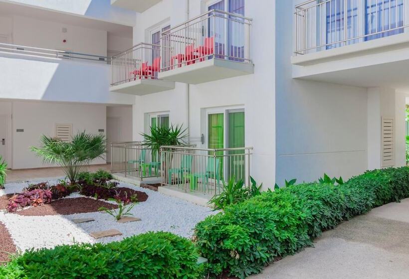 فندق Armonia Holiday Village & Spa