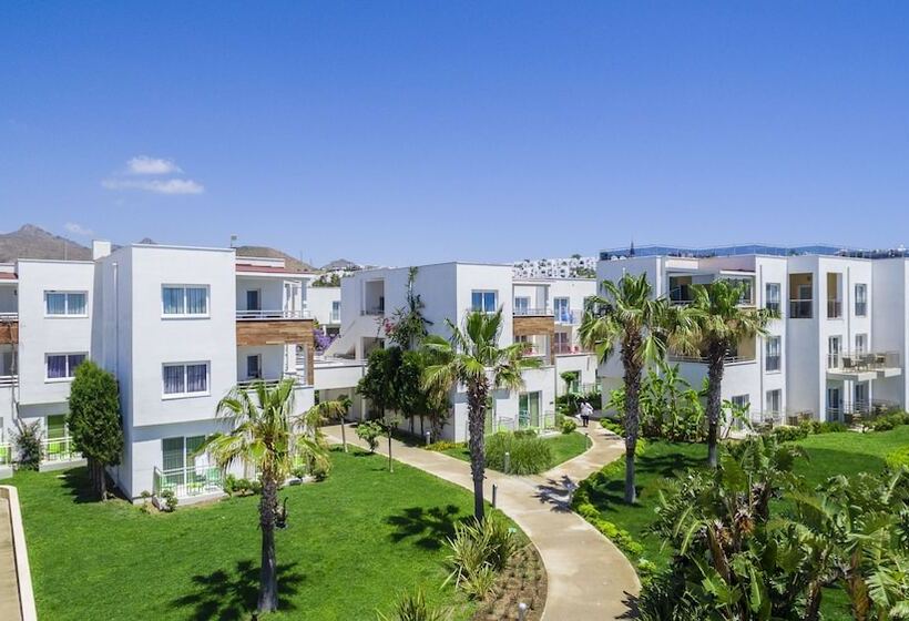 فندق Armonia Holiday Village & Spa