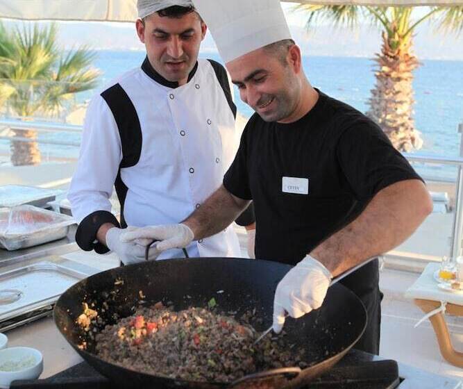 فندق Armonia Holiday Village & Spa